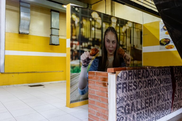PLAZOLETA DE COMIDAS – CENTRO COMERCIAL FLORESTA OUTLET