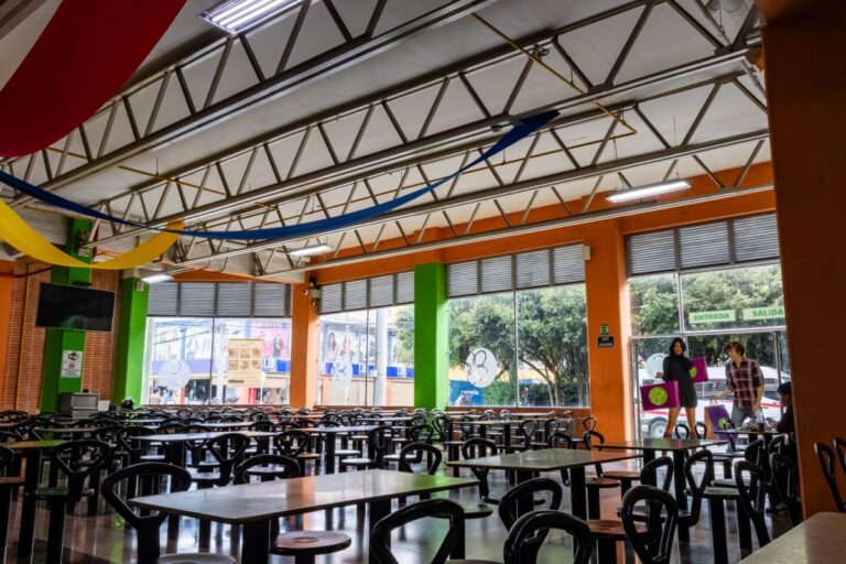 PLAZOLETA DE COMIDAS – CENTRO COMERCIAL FLORESTA OUTLET