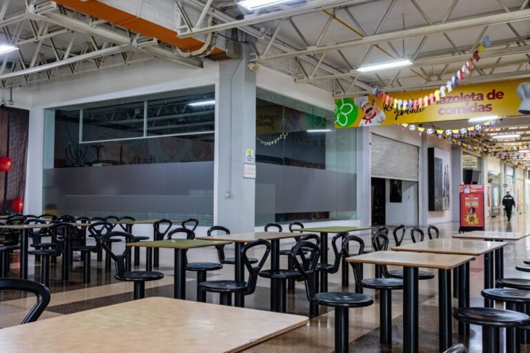 PLAZOLETA DE COMIDAS – CENTRO COMERCIAL FLORESTA OUTLET