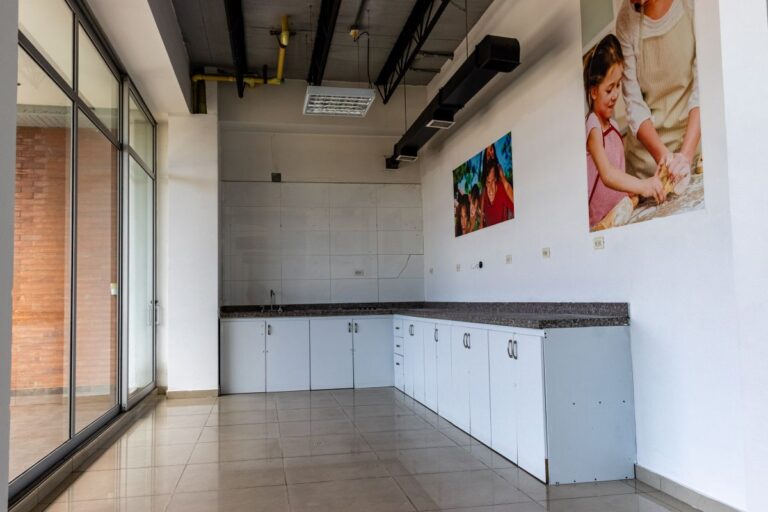 OFICINA 20 – CENTRO COMERCIAL FLORESTA OUTLET