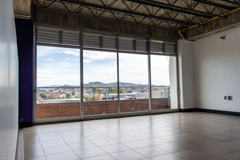 OFICINA 22 – CENTRO COMERCIAL FLORESTA OUTLET