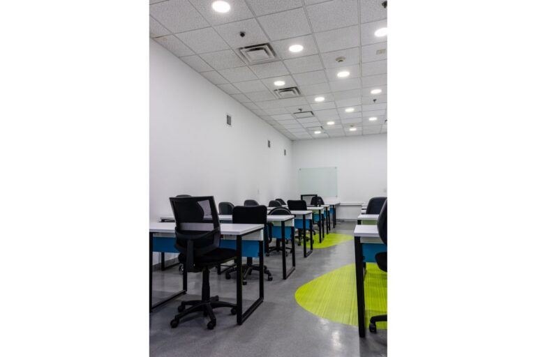 OFICINA 25 – CENTRO COMERCIAL FLORESTA OUTLET