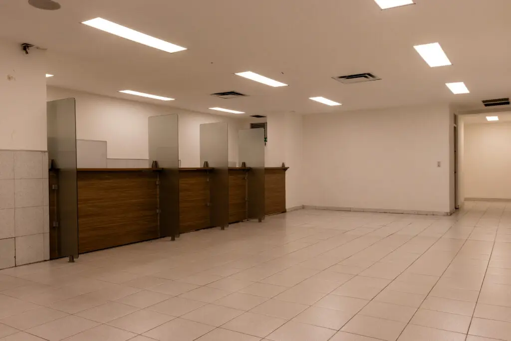 LOCAL COMERCIAL EN ARRIENDO Y VENTA –  CHAPINERO, BOGOTÁ