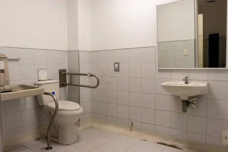 LOCAL COMERCIAL EN ARRIENDO Y VENTA –  CHAPINERO, BOGOTÁ