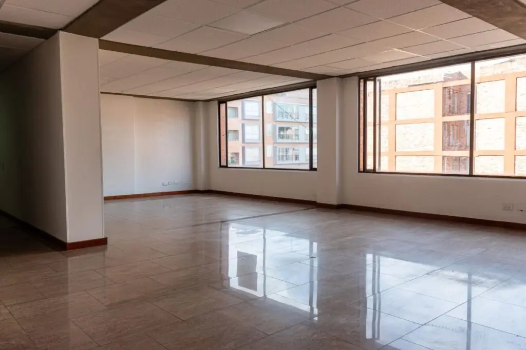 2. Linda oficina en arriendo en Chapinerito Bogotá