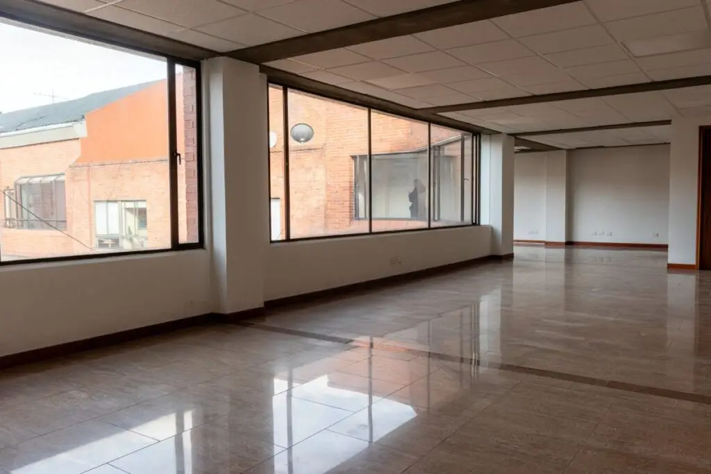 2. Linda oficina en arriendo en Chapinerito Bogotá