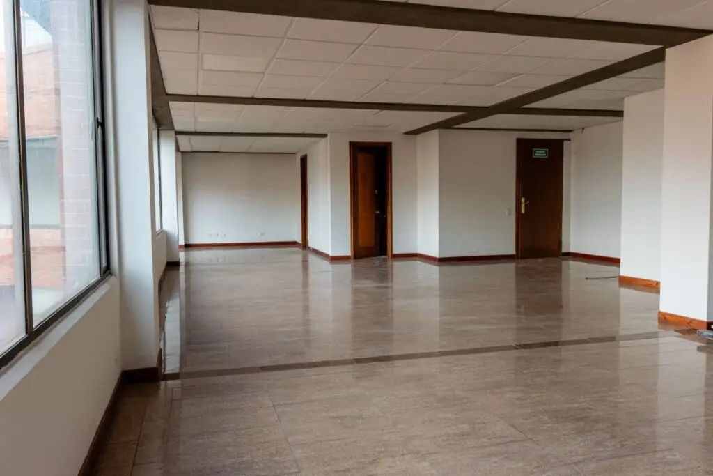 2. Linda oficina en arriendo en Chapinerito Bogotá