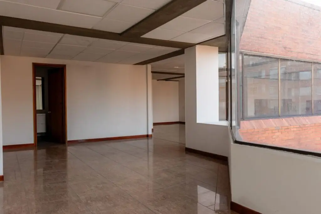 2. Linda oficina en arriendo en Chapinerito Bogotá